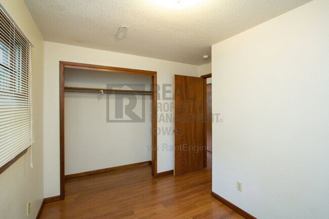 Building Photo - 207 Todd Cir
