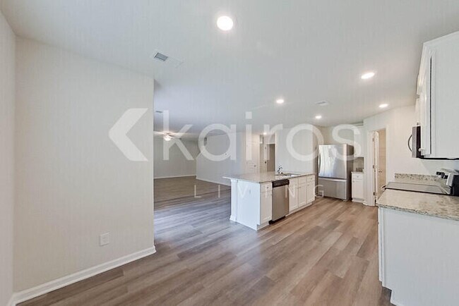 Building Photo - 354 Common Reed Dr