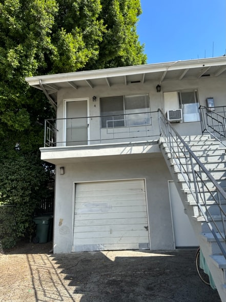 Building Photo - 96 N Oak Ave