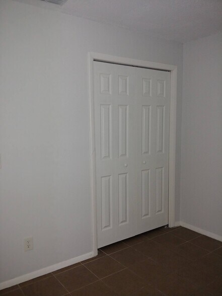 Building Photo - 2521 Rio Pinar Lakes Blvd