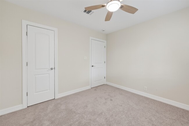 Building Photo - 16115 Little Cypress Ln