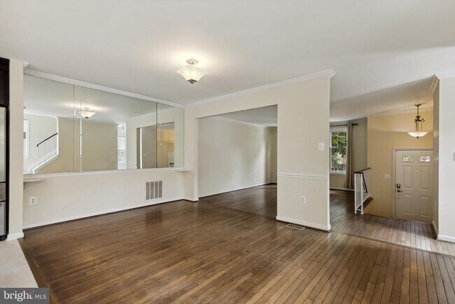 Building Photo - 7230 Taveshire Wy