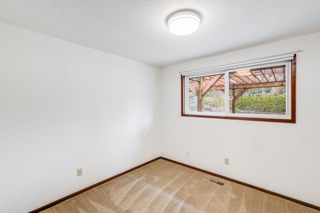 Building Photo - Beautiful 3 bed, 1.5 bath rental home in Damascus