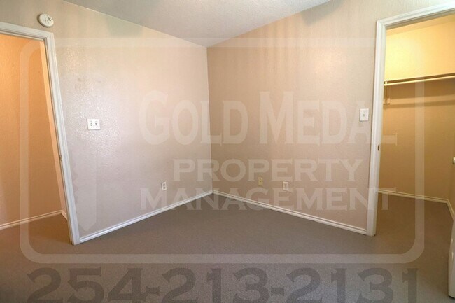 Building Photo - 3412 Cantabrian Dr