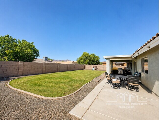 Building Photo - For Rent: 3-bedroom, 2-bathroom home in Mesa Del Sol