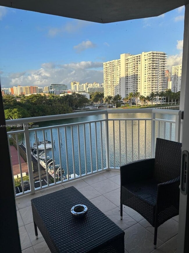 Building Photo - 18081 Biscayne Blvd