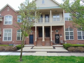 Building Photo - 129 E Bay Dr