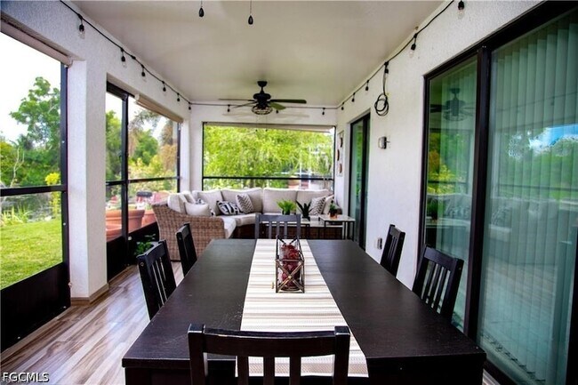 Building Photo - 503 SW 11th Ct