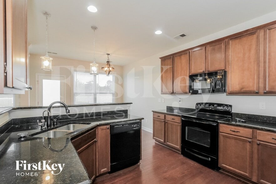 Building Photo - 162 Wellshire St