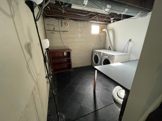 Building Photo - 282 N Franklin St