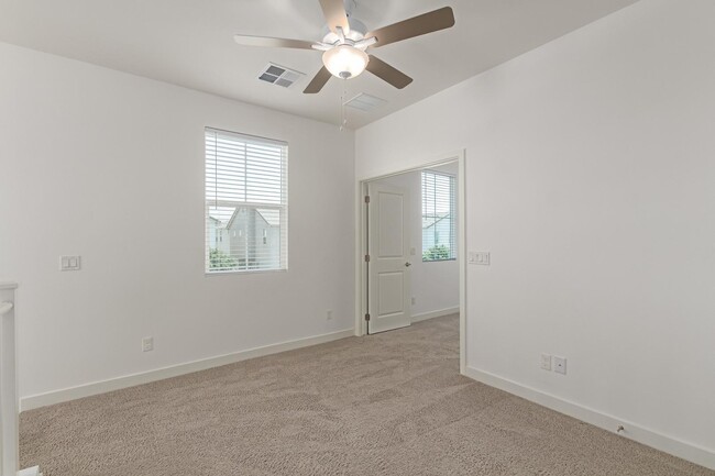 Building Photo - 5552 S Dillon