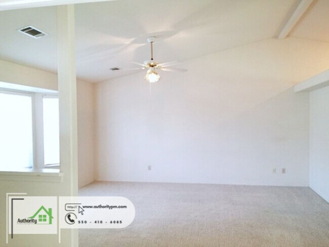 Building Photo - 3323 Forest Homes Dr