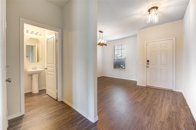 Building Photo - 5027 Brewcastle Ln