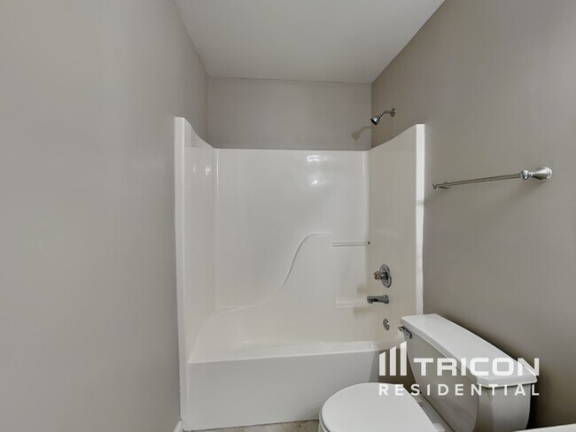 Building Photo - 538 Richmond Pl