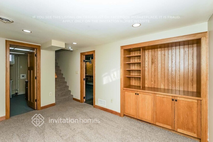 Building Photo - 5753 27th Ave S