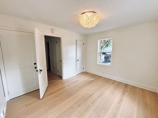 Building Photo - 7713 Knoll St