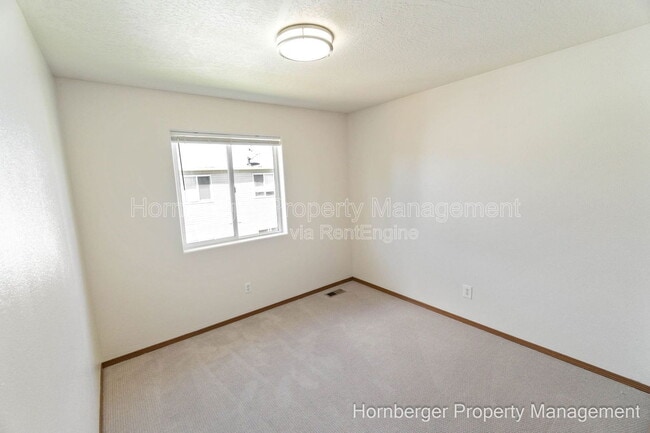 Building Photo - 1409 E Gilbert Ave