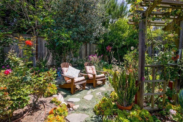 Building Photo - 1511 Bluebird Canyon Dr
