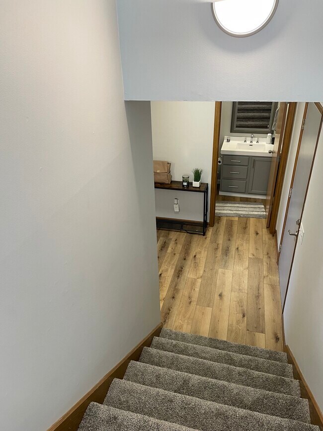 Building Photo - 3018 Maple Valley Dr