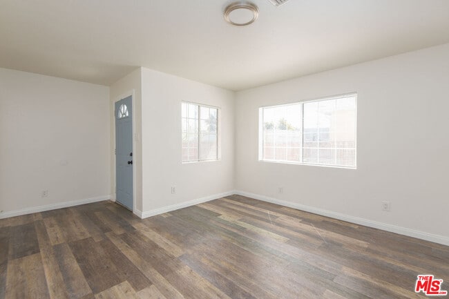 Building Photo - 2134 Cloverdale Ave