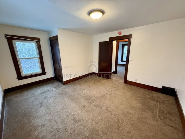 Building Photo - 240 Park Ave SW