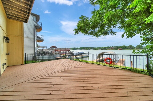 Building Photo - Experience the ultimate in lakefront lifes...