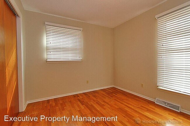 Building Photo - 3 br, 1.5 bath House - 1836 Westwood