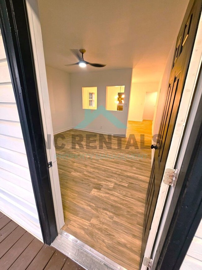 Building Photo - Discover Your Charming Renovated 3-Bedroom...