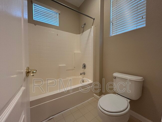 Building Photo - 2206 Ranch House Ct