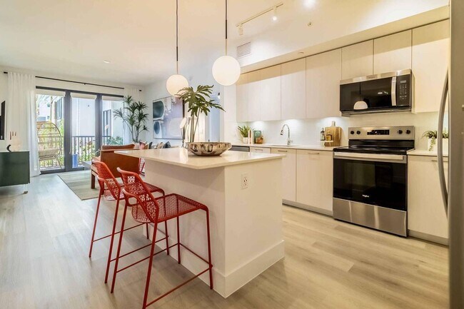 Building Photo - 2985 SW 122nd Ave