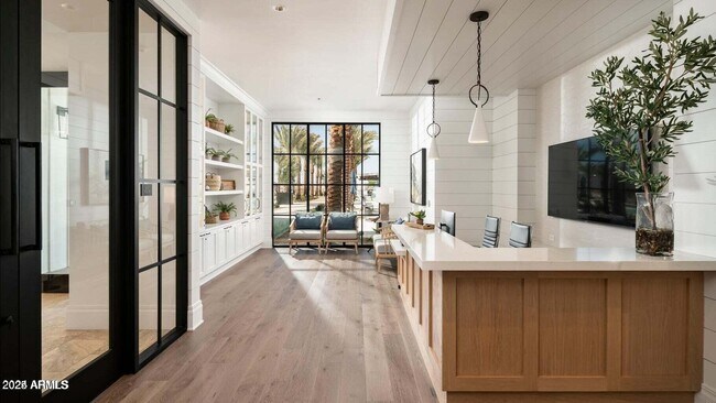 Building Photo - 12075 N San Clemente St