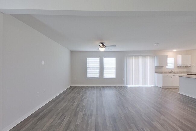 Building Photo - 1835 Nelson Rd N