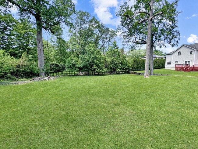 Building Photo - 499 Paramus Rd