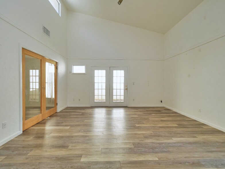 Building Photo - 1937 Gauguin Pl