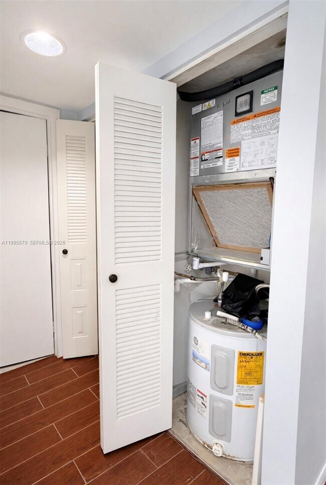 Building Photo - 3121 NW 47th Terrace