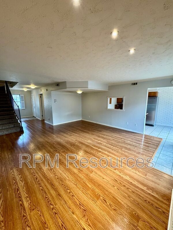 Building Photo - 11407 N May Ave