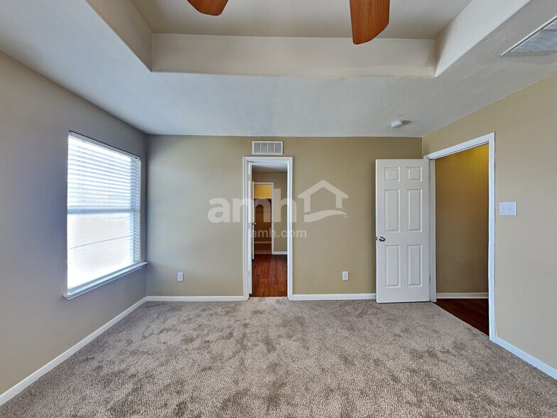 Building Photo - 8002 Ginger Park Dr