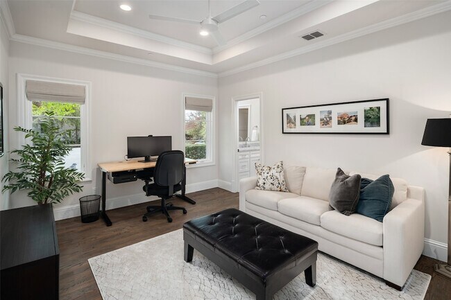 Building Photo - 3537 Villanova St