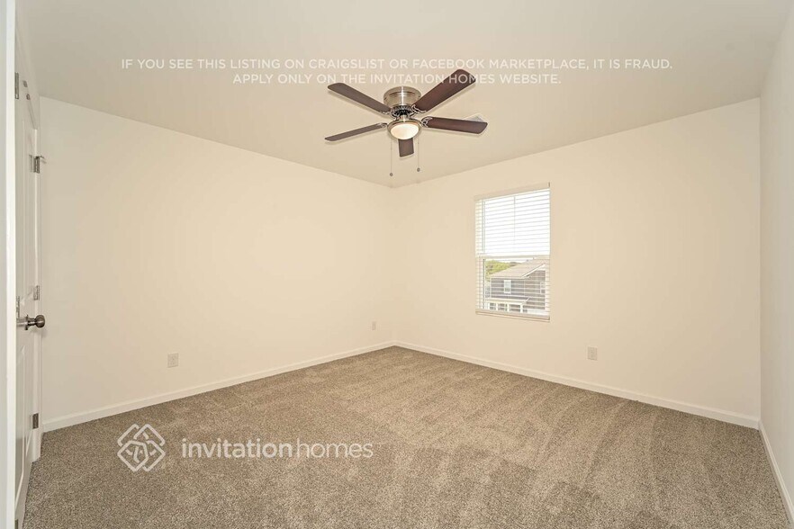 Building Photo - 204 E Millbrook Dr