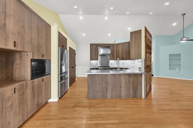Building Photo - 5108 E Wolf Rdg Cir