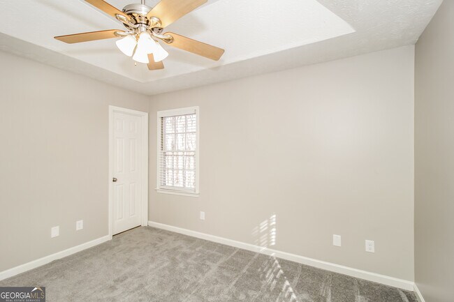 Building Photo - 585 Nottingham Dr