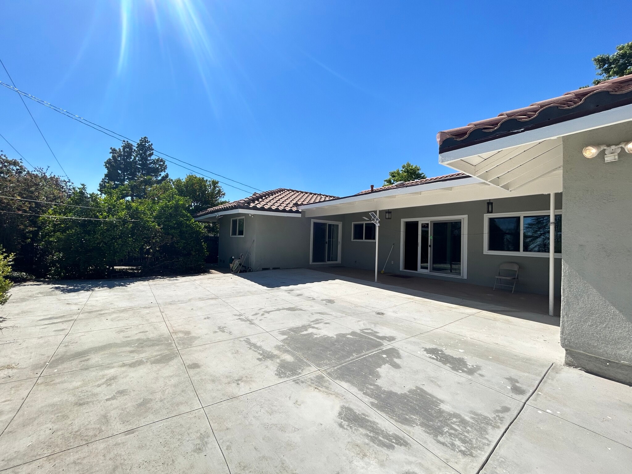 Building Photo - 2308 Henrietta Ave