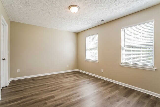 Building Photo - 514 Laurens Way