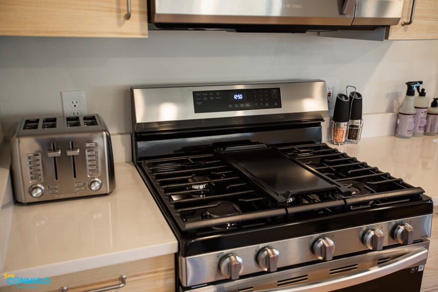 Building Photo - 160 W 1600 S