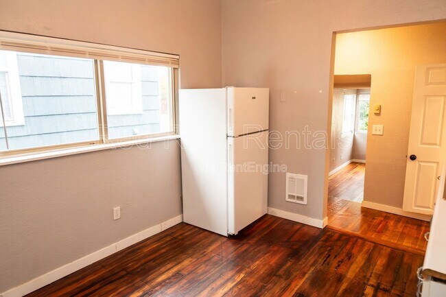 Building Photo - 1116 N 4th St