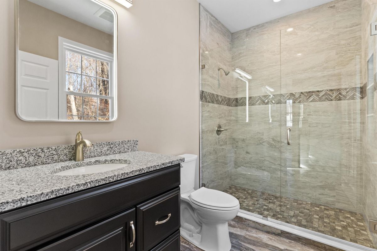 Building Photo - 6 Latchkey