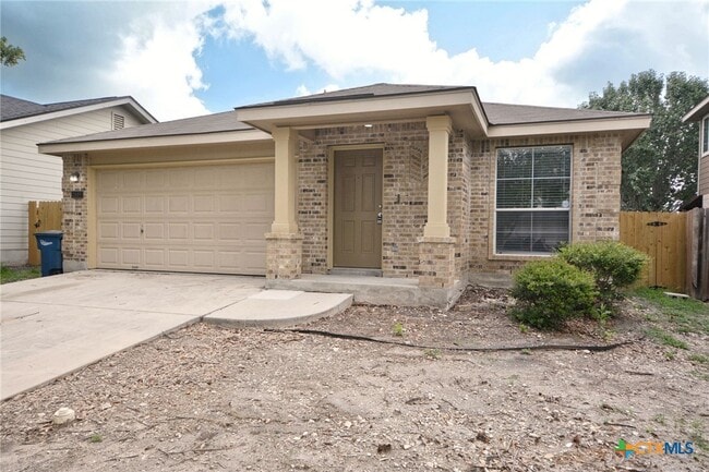 Building Photo - 2489 Medina Dr