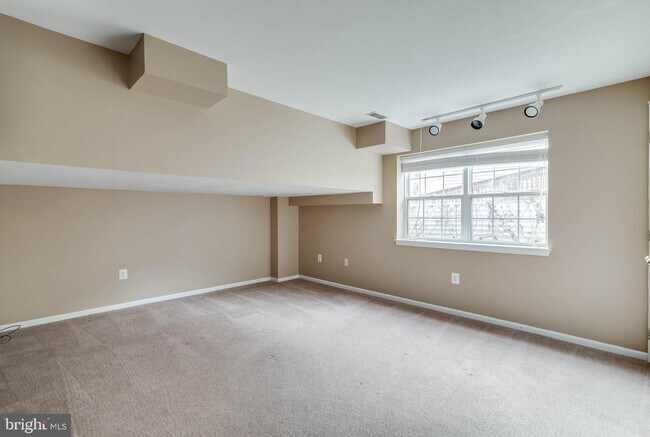 Building Photo - 15704 Renton Ct
