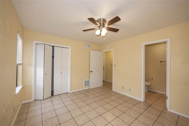 Building Photo - 15 Cypress Fairway Village