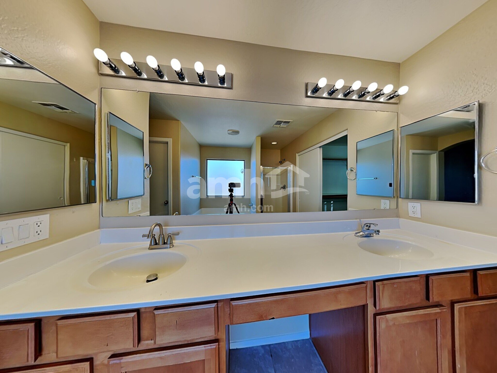 Building Photo - 11221 N 161st Ln